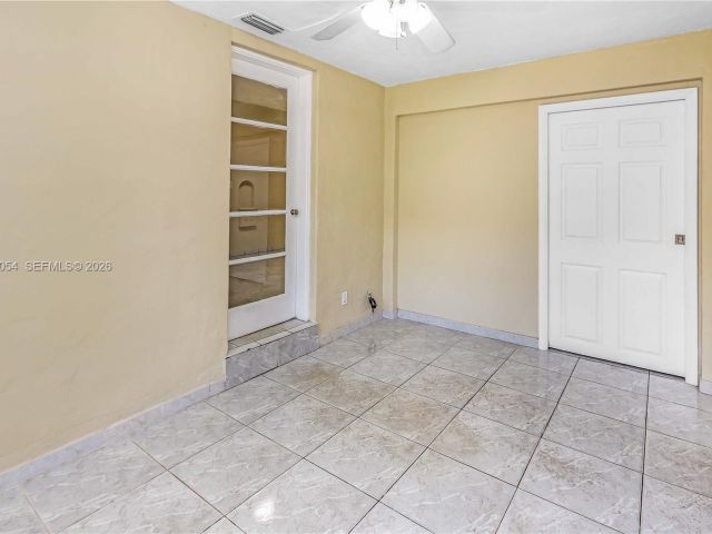 Дом в аренду по адресу 1015 Cortez St - фото 7470480