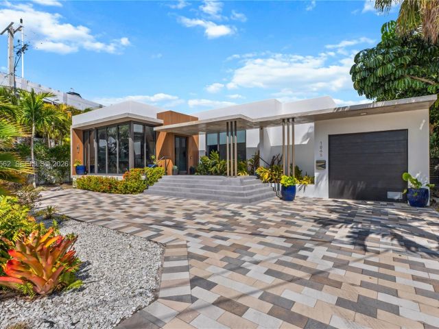 Продажа дома по адресу 1845 NE 124th St - фото 7529135