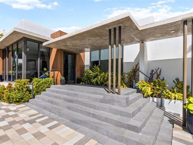 Продажа дома по адресу 1845 NE 124th St - фото 7529136