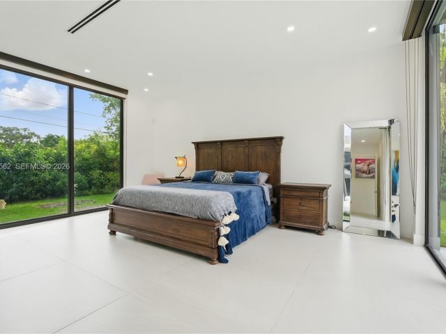 Продажа дома по адресу 1845 NE 124th St - фото 7529151