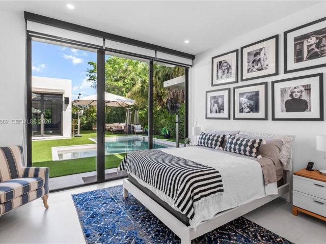 Продажа дома по адресу 1845 NE 124th St - фото 7529152