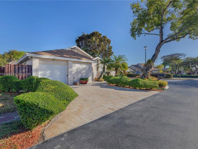 Продажа дома по адресу 5321 SW 153rd Pl S - фото 7465924