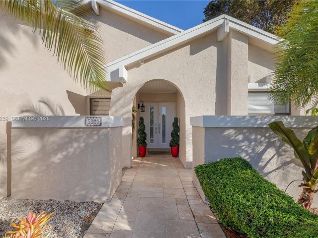 Продажа дома по адресу 5321 SW 153rd Pl S - фото 7465927