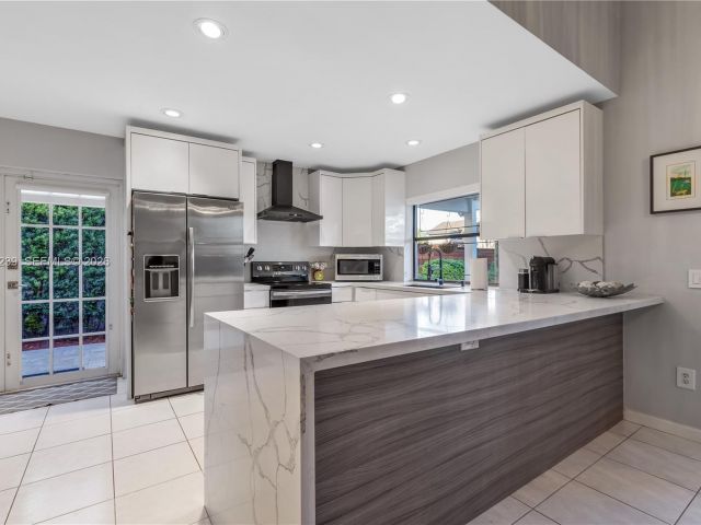 Продажа дома по адресу 5321 SW 153rd Pl S - фото 7465936