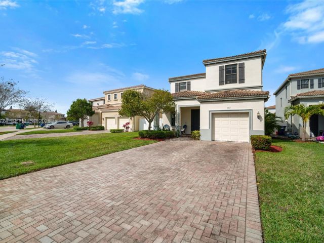 Продажа дома по адресу 901 NE 191st St - фото 7521985