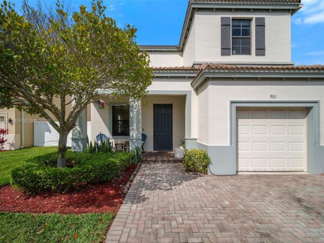 Продажа дома по адресу 901 NE 191st St - фото 7521987