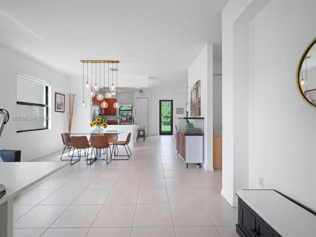 Продажа дома по адресу 901 NE 191st St - фото 7521988