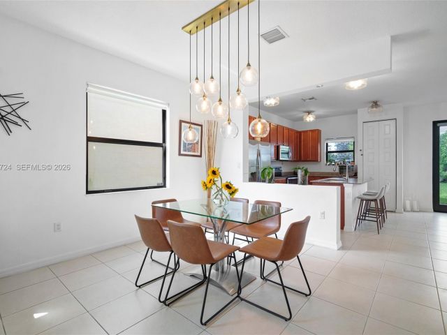 Продажа дома по адресу 901 NE 191st St - фото 7521989