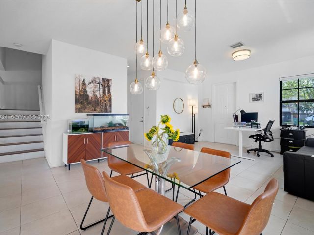 Продажа дома по адресу 901 NE 191st St - фото 7521992