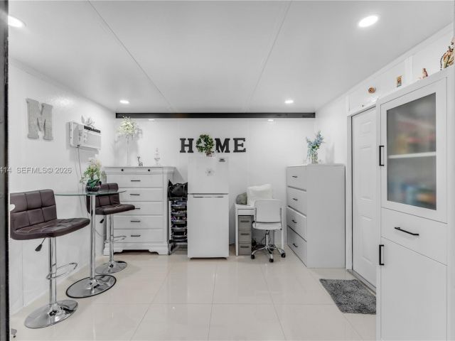 Продажа дома по адресу 2401 SW 132nd Ave - фото 7526879