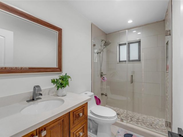 Продажа дома по адресу 2401 SW 132nd Ave - фото 7526883