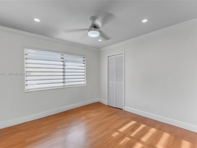 Продажа дома по адресу 2401 SW 132nd Ave - фото 7526884