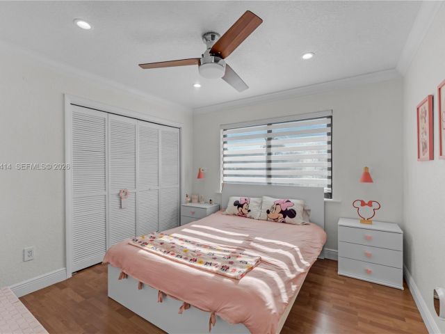 Продажа дома по адресу 2401 SW 132nd Ave - фото 7526886