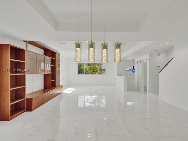 Дом в аренду по адресу 10065 Bay Harbor Ter - фото 7478026