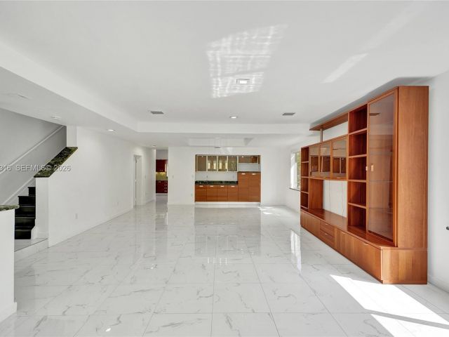 Дом в аренду по адресу 10065 Bay Harbor Ter - фото 7478027