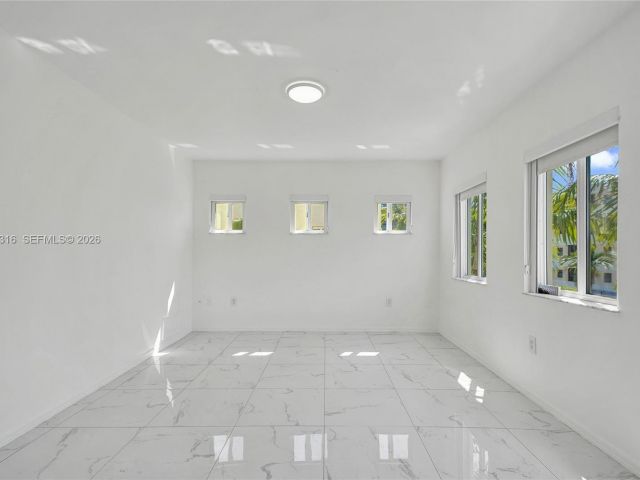 Дом в аренду по адресу 10065 Bay Harbor Ter - фото 7478034