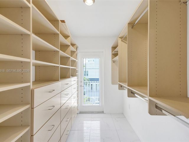 Дом в аренду по адресу 10065 Bay Harbor Ter - фото 7478037