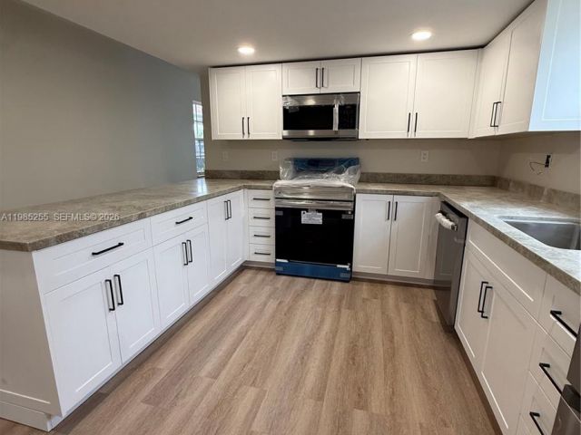 Продажа дома по адресу 370 Flagami Blvd - фото 7465840