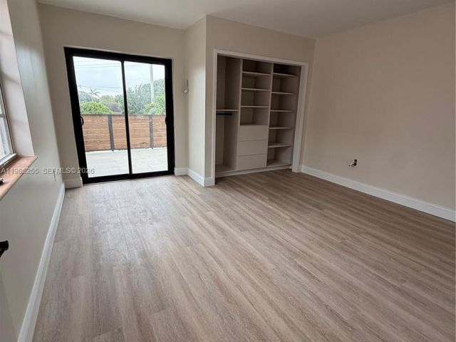 Продажа дома по адресу 370 Flagami Blvd - фото 7465841