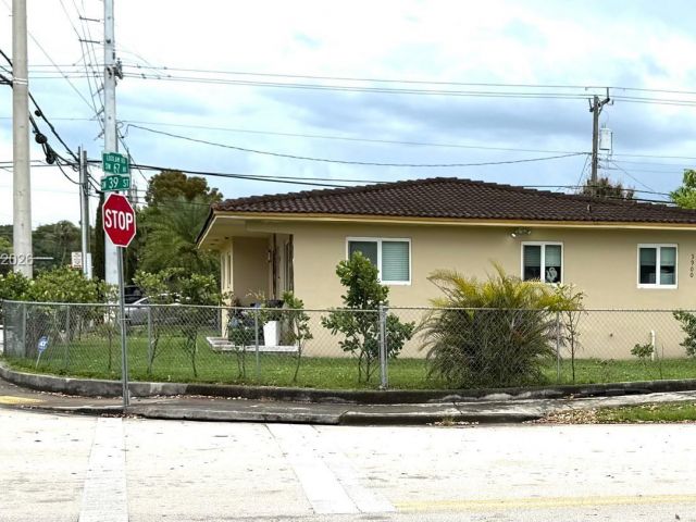 Продажа дома по адресу 3900 SW 67th Ave - фото 7465528