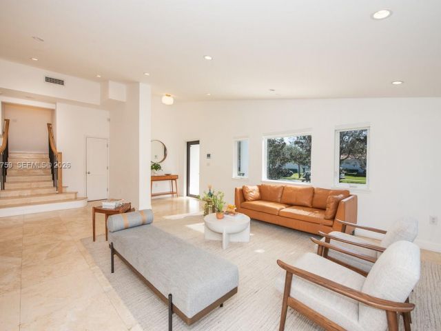 Продажа дома по адресу 717 Benevento Ave - фото 7528209