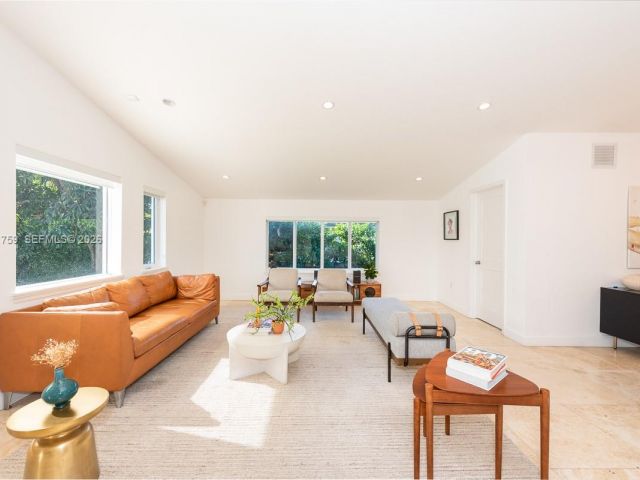 Продажа дома по адресу 717 Benevento Ave - фото 7528210