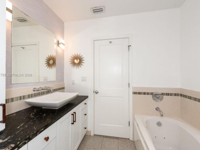 Продажа дома по адресу 717 Benevento Ave - фото 7528225