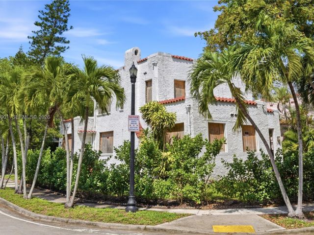 Продажа дома по адресу 4400 NE 1st Ave - фото 7465510