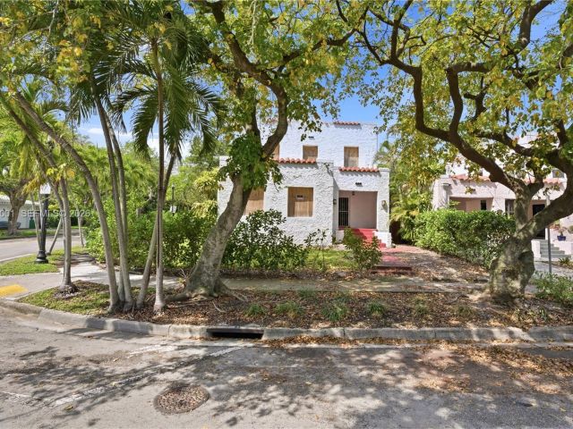 Продажа дома по адресу 4400 NE 1st Ave - фото 7465514