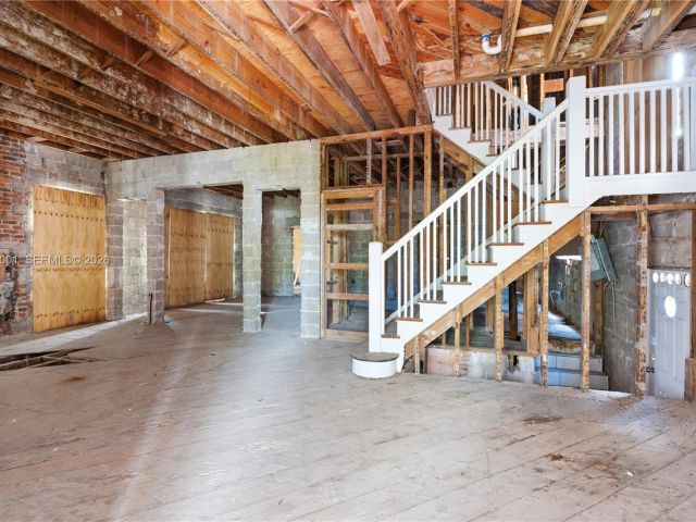 Продажа дома по адресу 4400 NE 1st Ave - фото 7465518