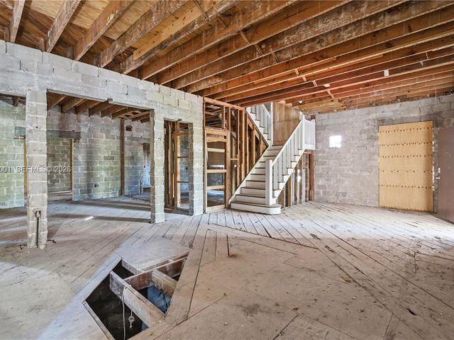 Продажа дома по адресу 4400 NE 1st Ave - фото 7465519