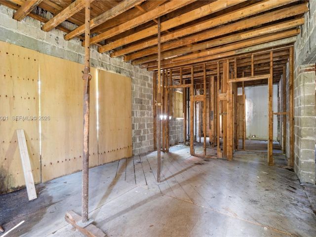 Продажа дома по адресу 4400 NE 1st Ave - фото 7465524