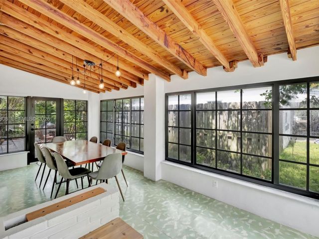 Дом в аренду по адресу 1224 NE 182nd St 1224 - фото 7480626