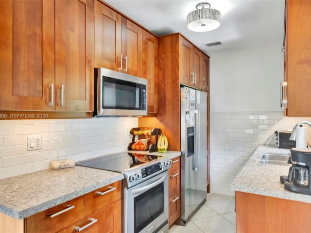 Дом в аренду по адресу 1224 NE 182nd St 1224 - фото 7480629