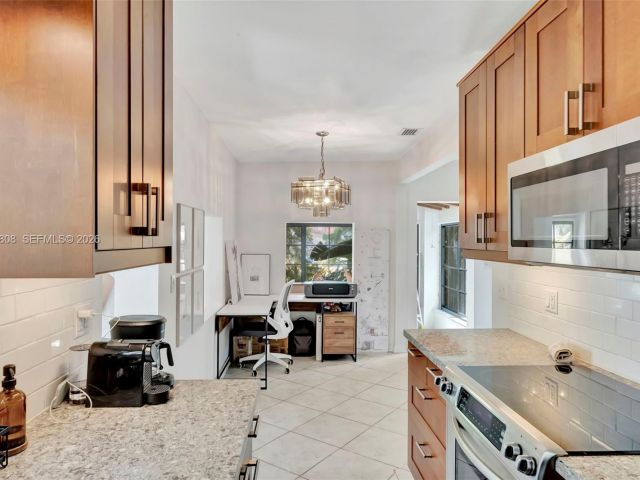 Дом в аренду по адресу 1224 NE 182nd St 1224 - фото 7480631