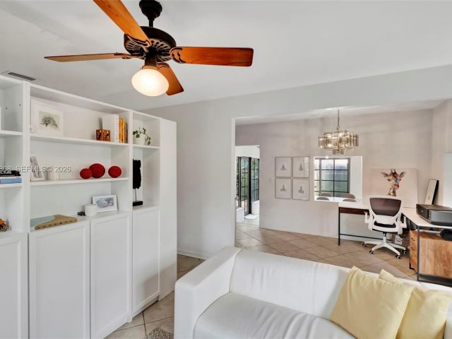 Дом в аренду по адресу 1224 NE 182nd St 1224 - фото 7480636