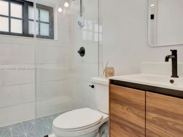 Дом в аренду по адресу 1224 NE 182nd St 1224 - фото 7480640