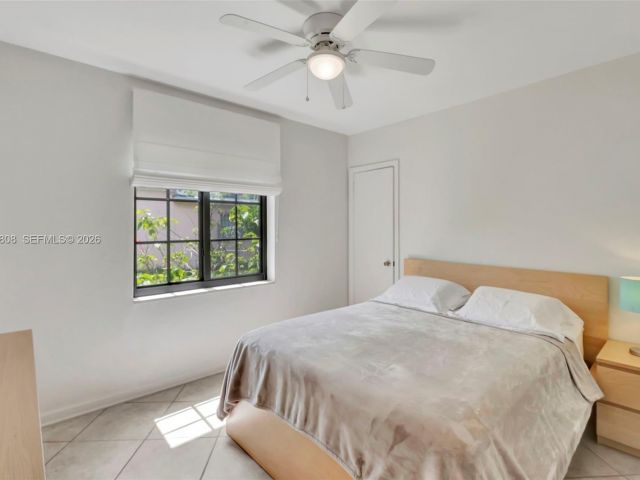 Дом в аренду по адресу 1224 NE 182nd St 1224 - фото 7480641