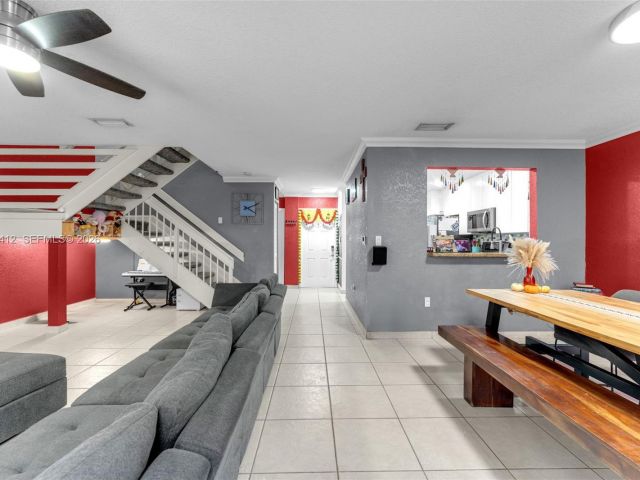 Продажа дома по адресу 5208 NW 103rd Ave - фото 7531368