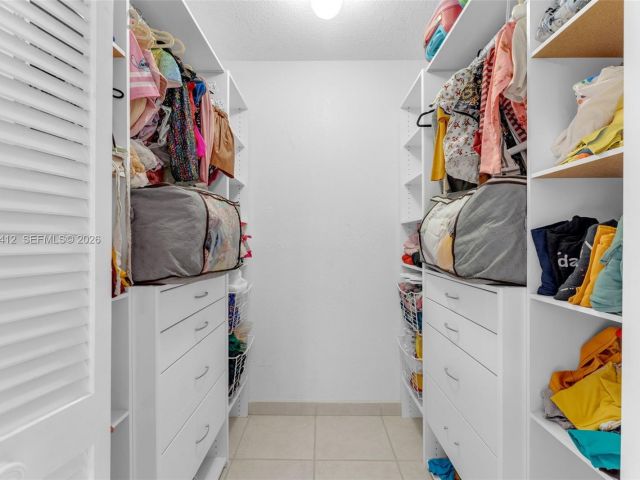 Продажа дома по адресу 5208 NW 103rd Ave - фото 7531376