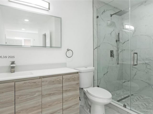 Дом в аренду по адресу 2301 NW 191st St - фото 7479480