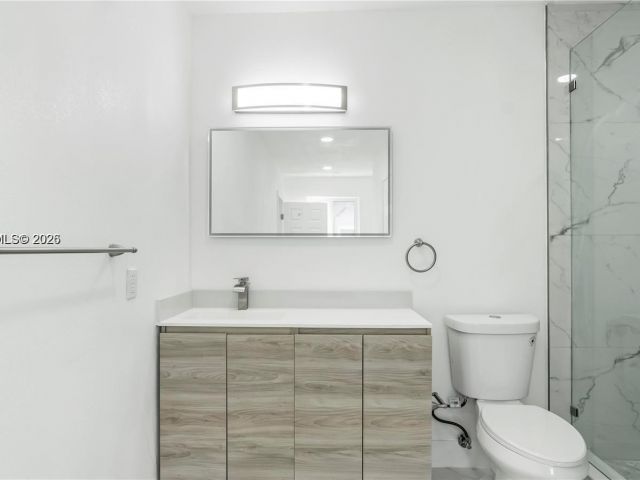 Дом в аренду по адресу 2301 NW 191st St - фото 7479481