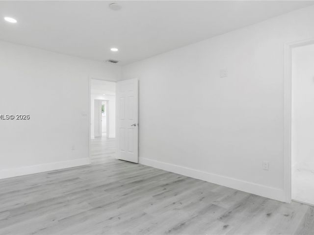 Дом в аренду по адресу 2301 NW 191st St - фото 7479483