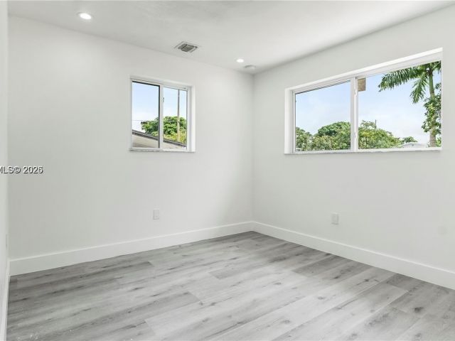 Дом в аренду по адресу 2301 NW 191st St - фото 7479486