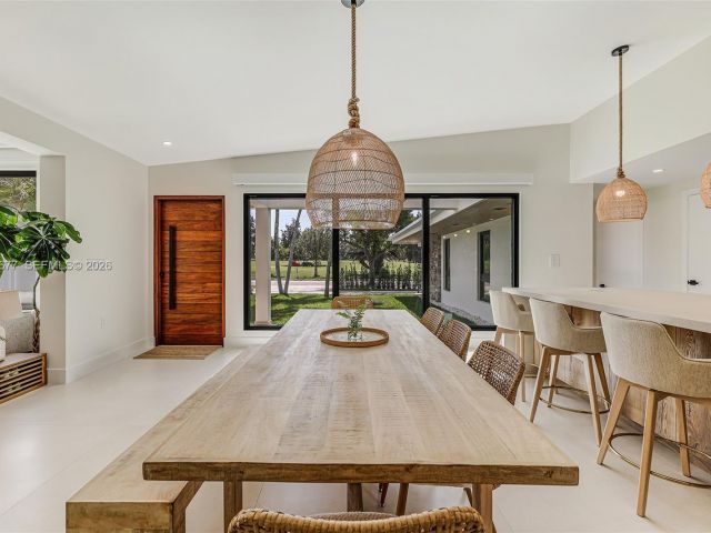 Продажа дома по адресу 905 Fairway Drive - фото 7509451