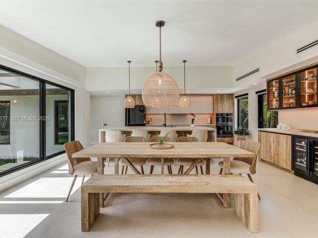 Продажа дома по адресу 905 Fairway Drive - фото 7509453