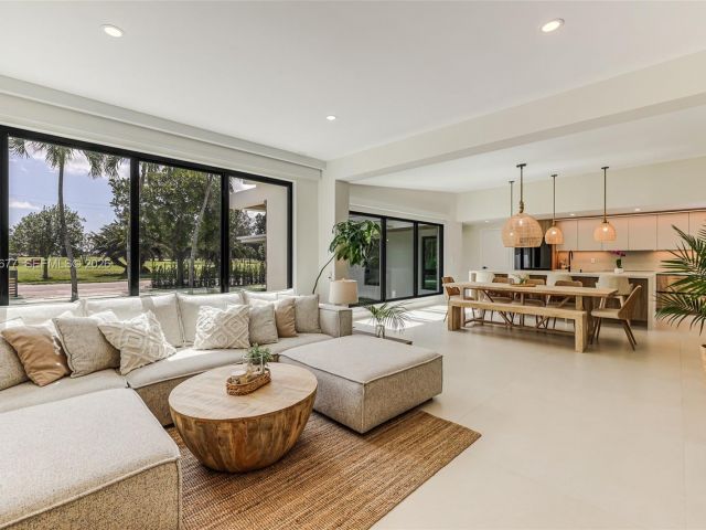 Продажа дома по адресу 905 Fairway Drive - фото 7509455