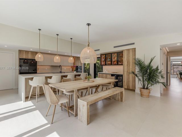 Продажа дома по адресу 905 Fairway Drive - фото 7509457