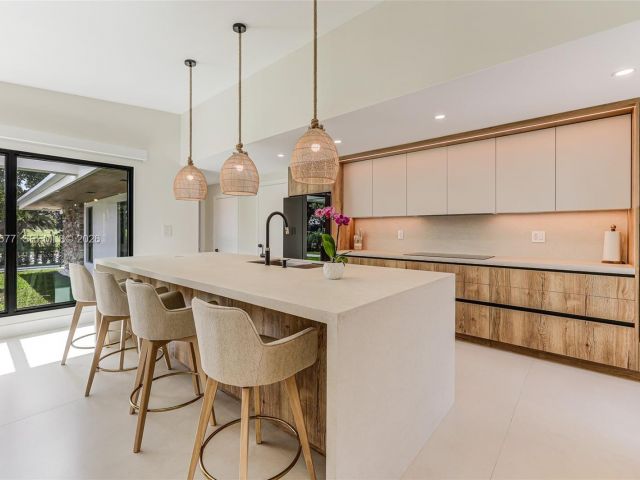 Продажа дома по адресу 905 Fairway Drive - фото 7509459