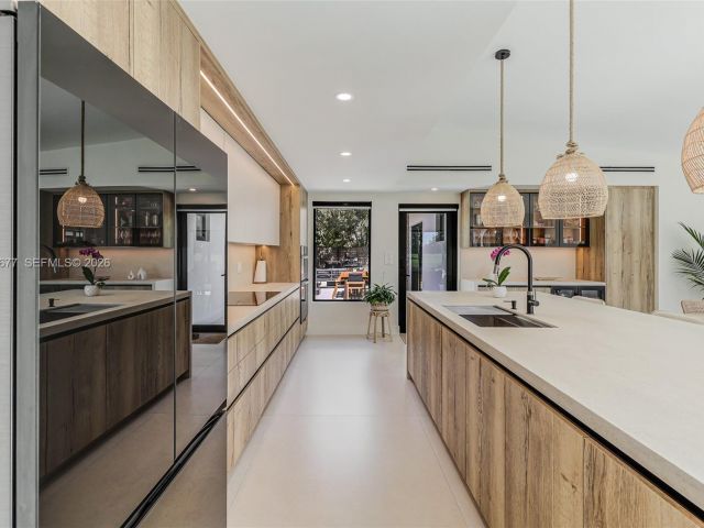 Продажа дома по адресу 905 Fairway Drive - фото 7509462